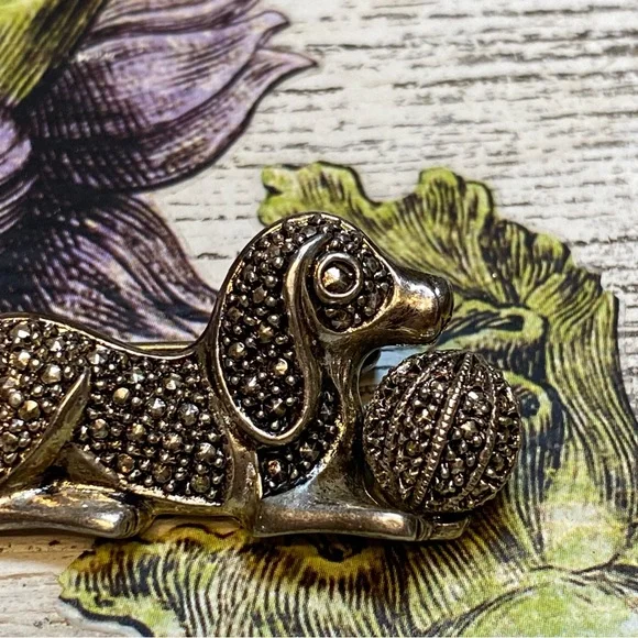 🍒3 for $33🍒  Adorable Dachshund Weiner Dog Faux Marcasites Brooch Pin - Picture 2 of 6